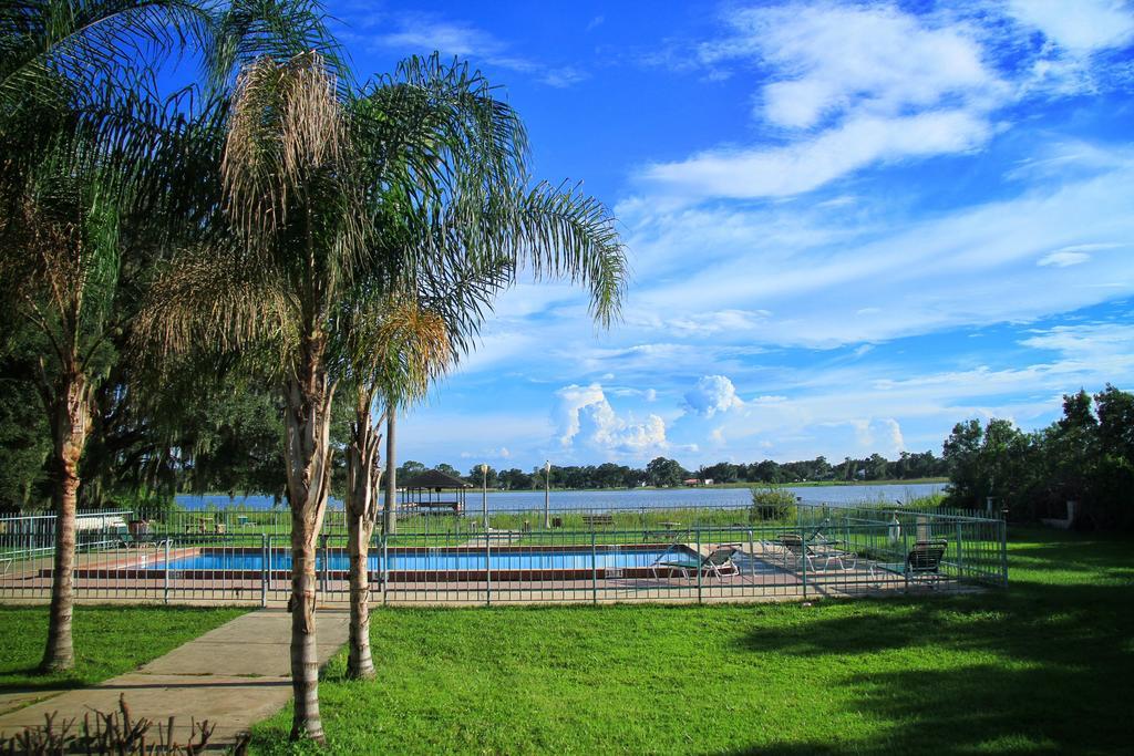 Palm Lakefront Resort And Hostel Celebration Luaran gambar